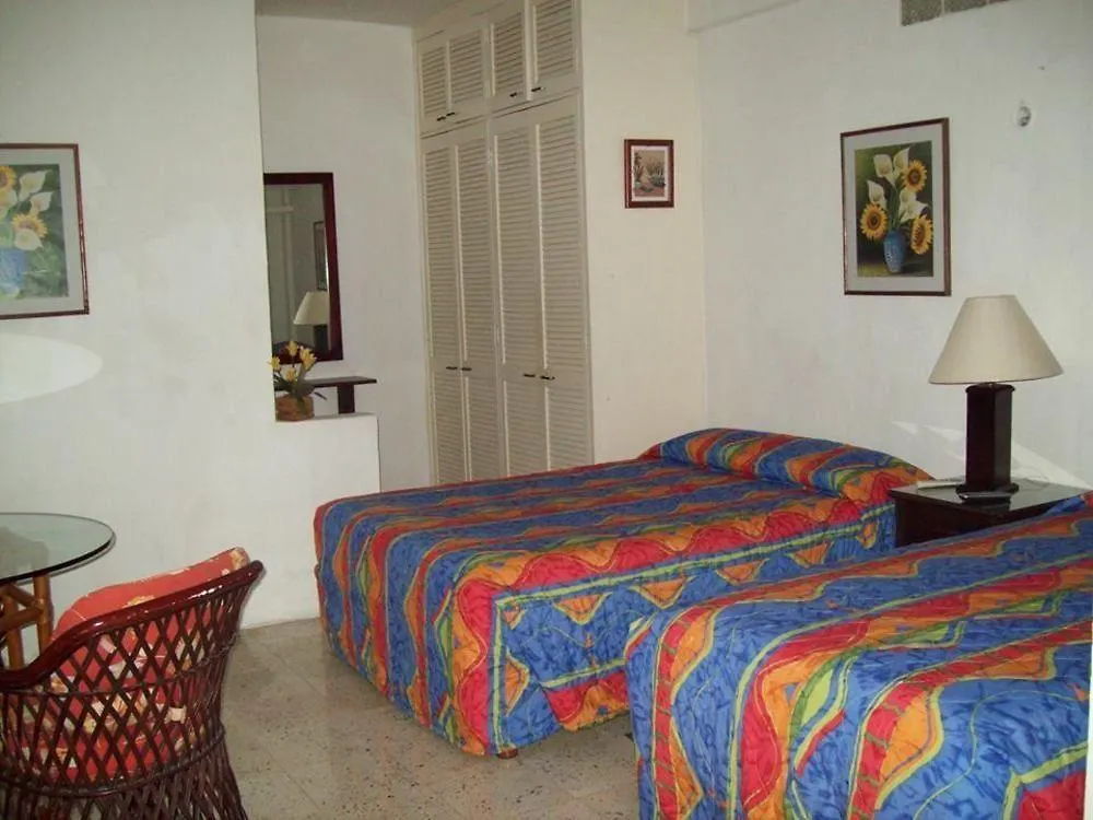 Hotel Suites Le Monde Канкун 2*,