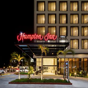 Hampton By Hilton Cumbres Канкун
